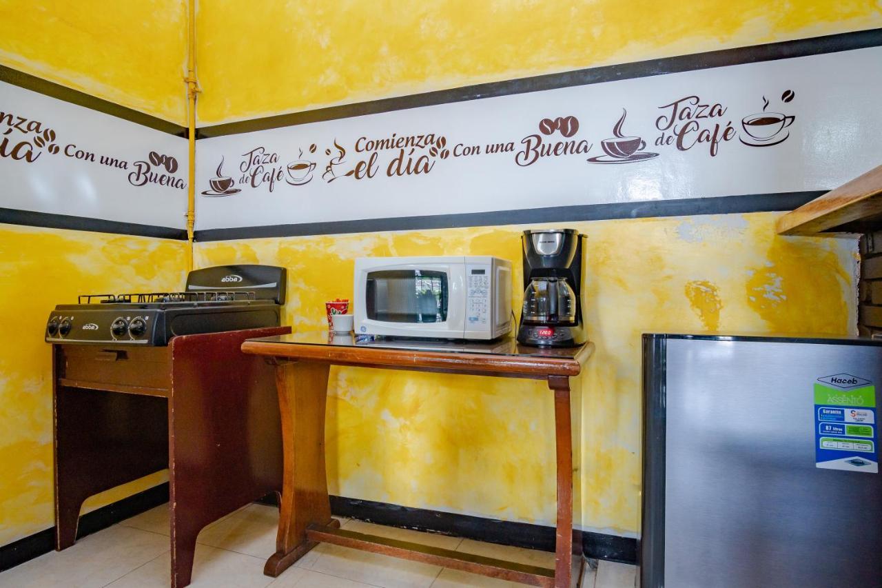 Ayenda Europa Hotel Bogota Bagian luar foto
