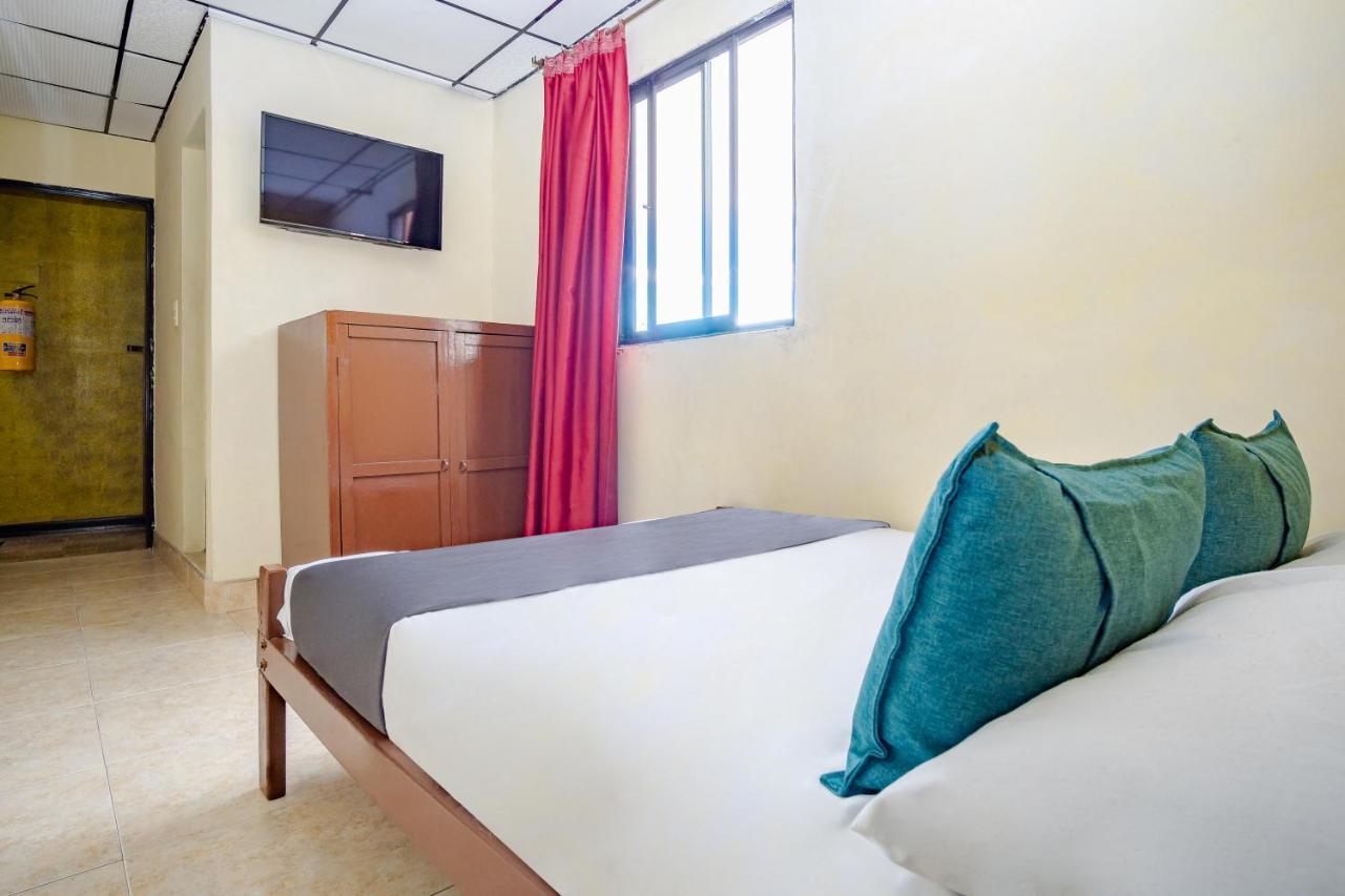 Ayenda Europa Hotel Bogota Bagian luar foto